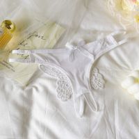 P652 - Celana Dalam Panties Thong Putih Crotchless Brokat Kupu-Kupu Tali 2